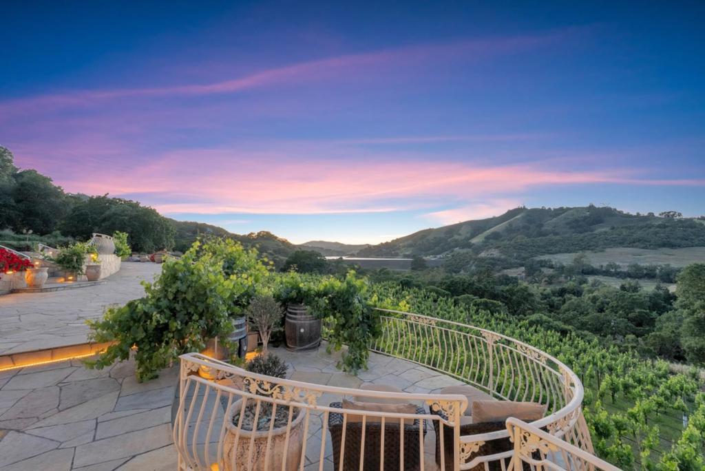 main property photo 17