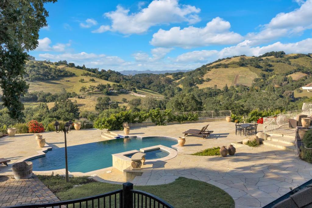 main property photo 66
