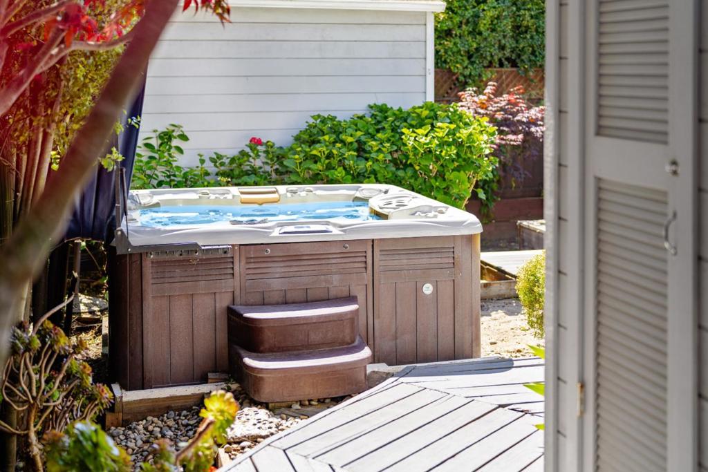 main property photo 81