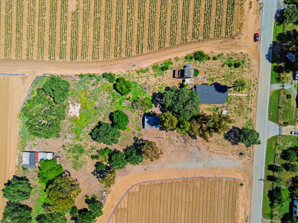 main property photo 13