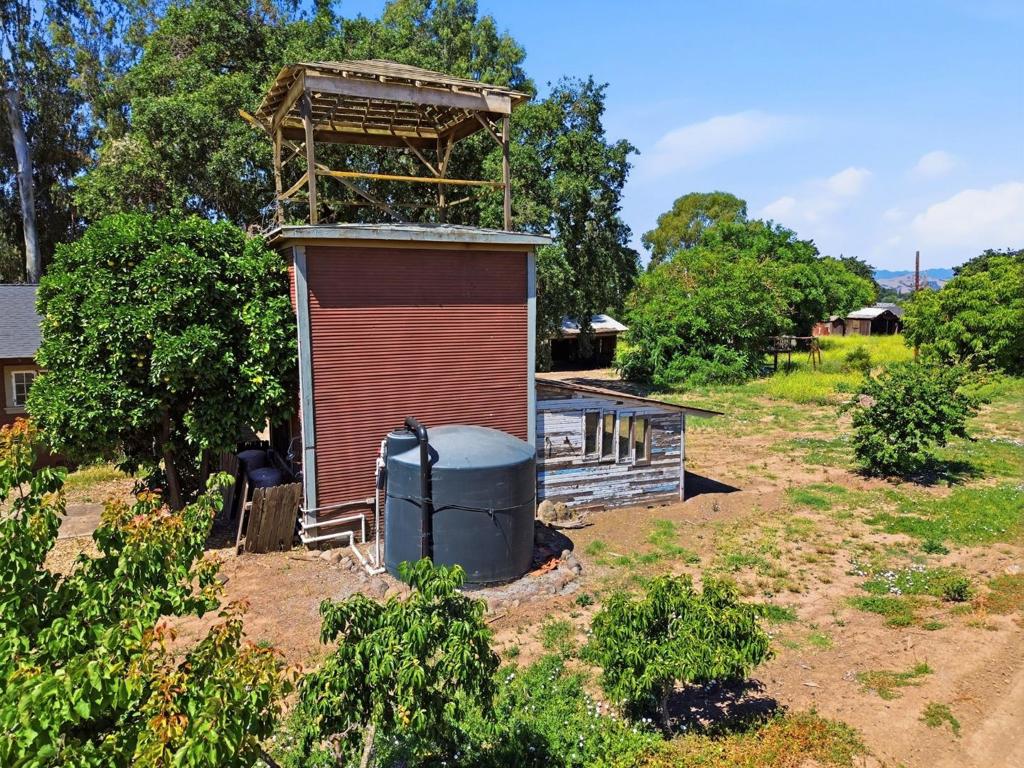 main property photo 8