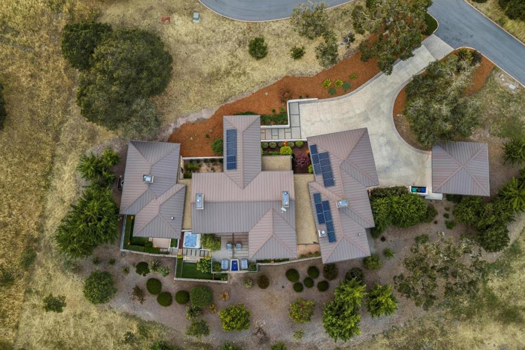 main property photo 51