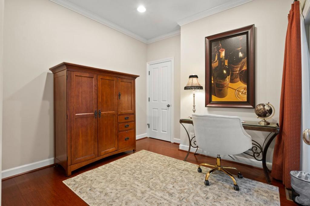 main property photo 18