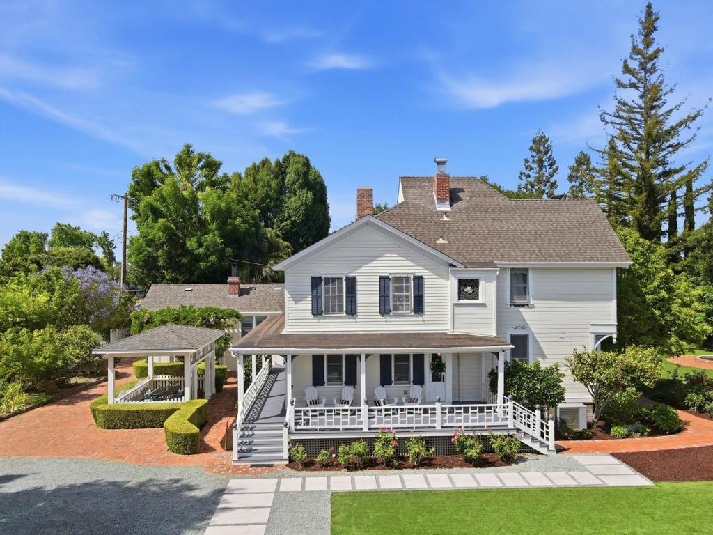 main property photo 18