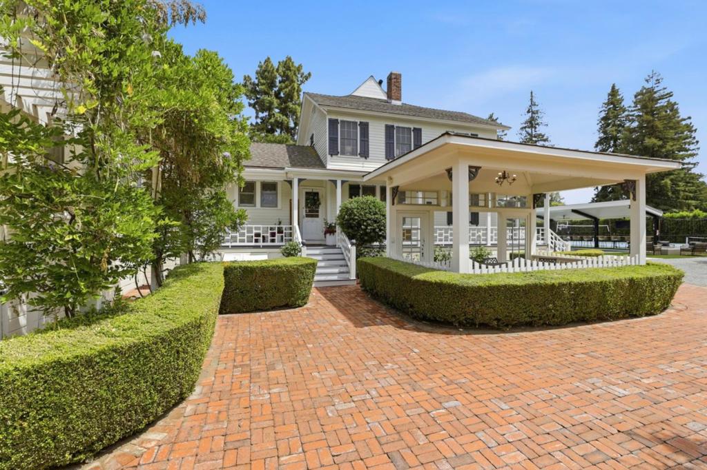 main property photo 23
