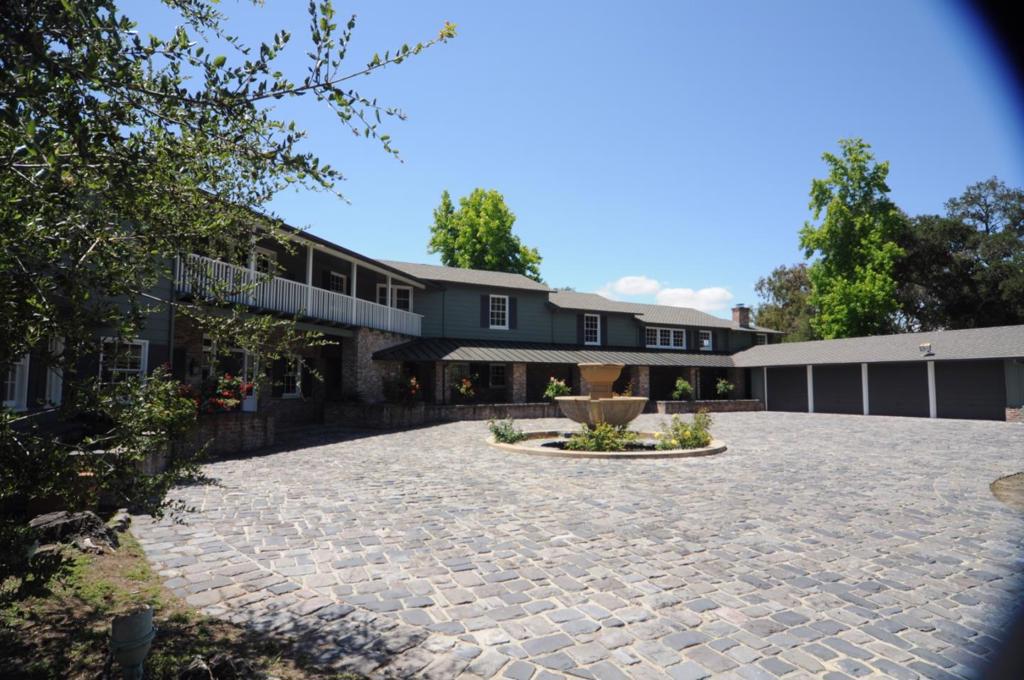 main property photo 5