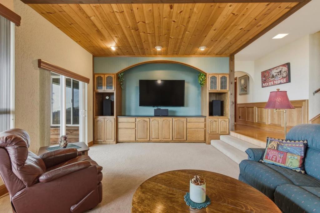main property photo 15