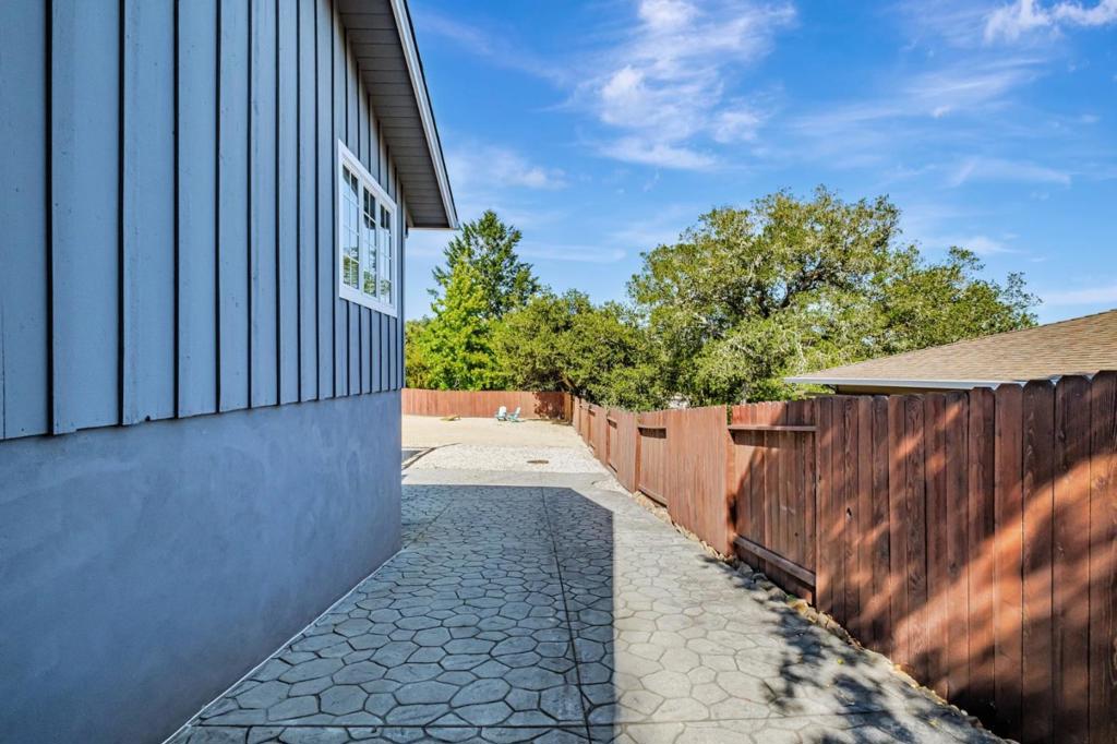 main property photo 81