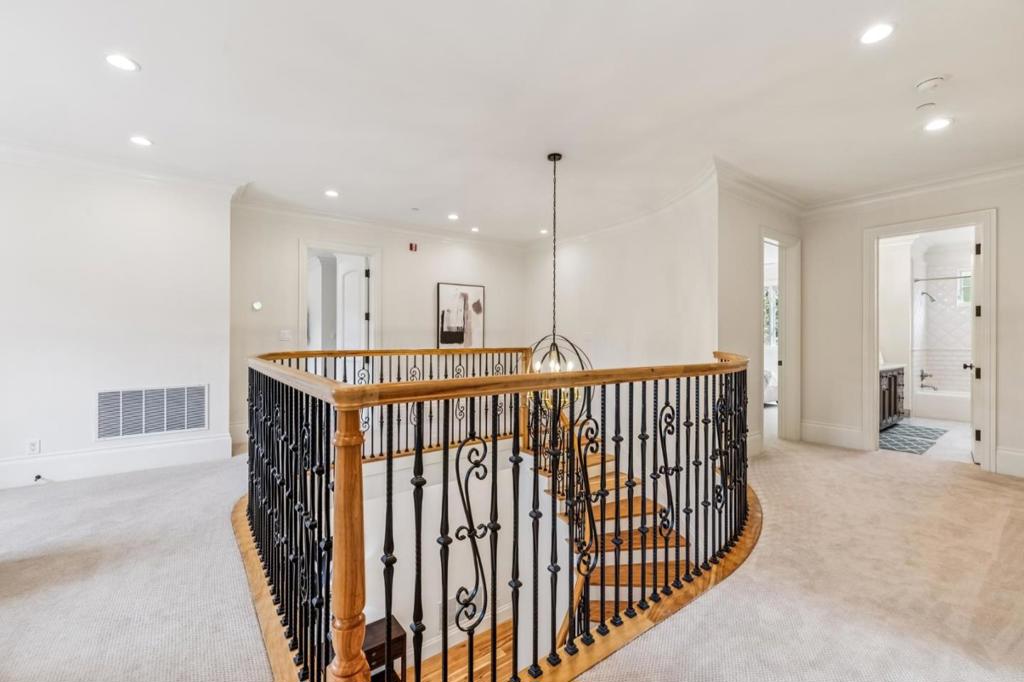 main property photo 57