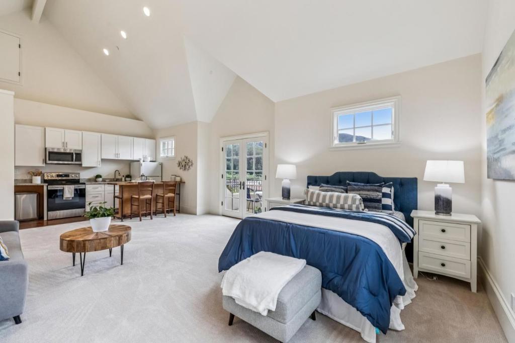 main property photo 76