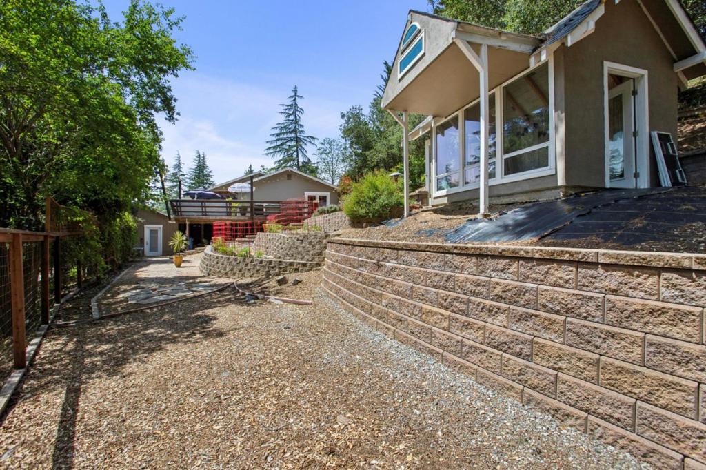 main property photo 60