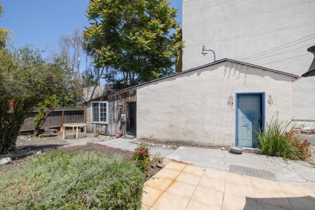 main property photo 20