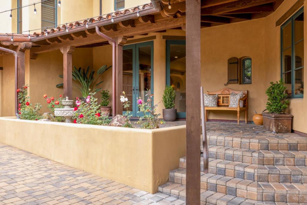 main property photo 27