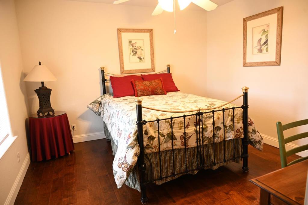 main property photo 12