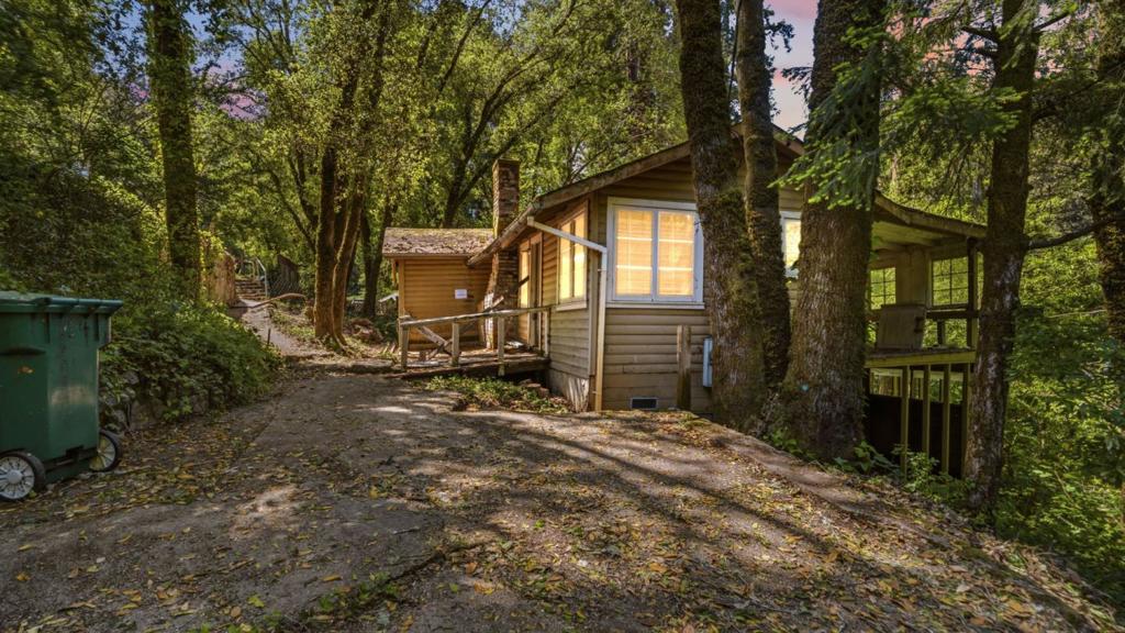 main property photo 50