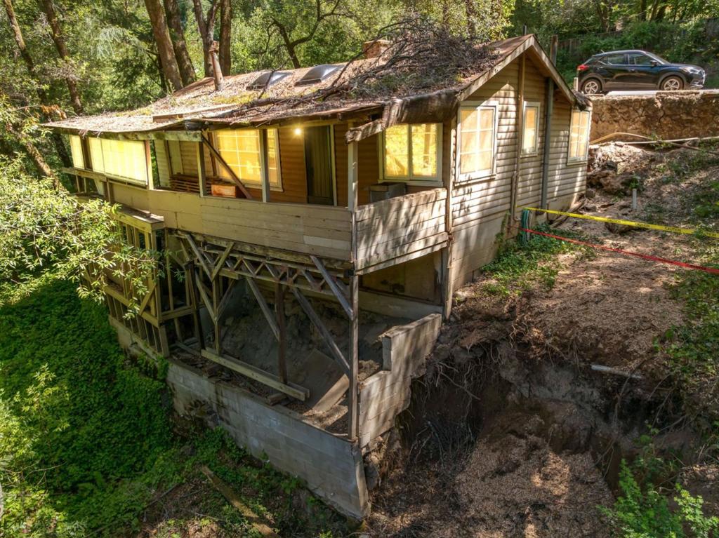 main property photo 60