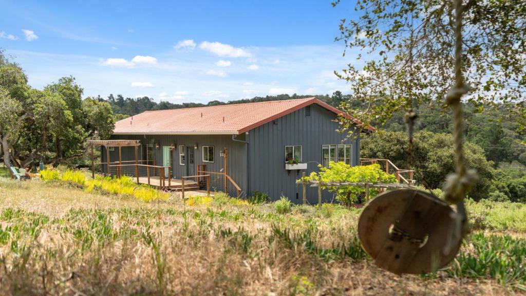 main property photo 43