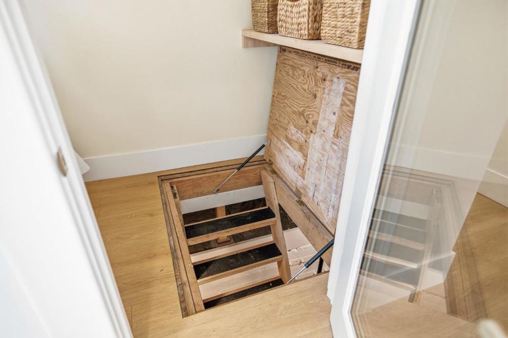 main property photo 59