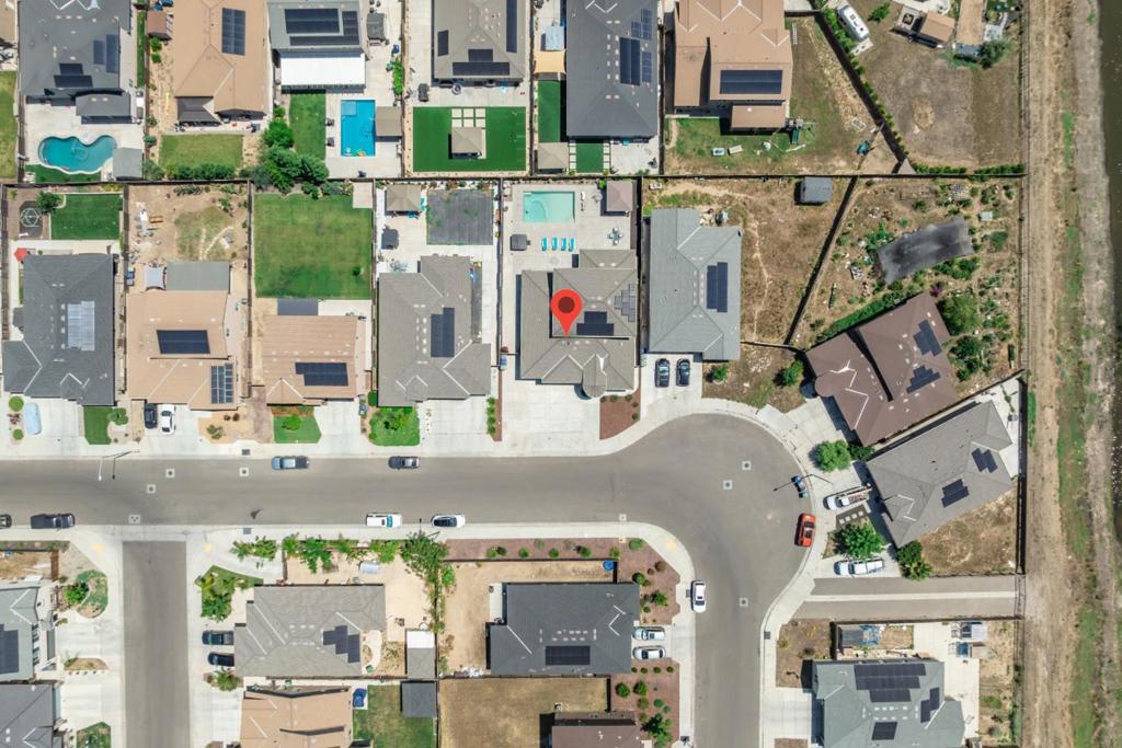 main property photo 47