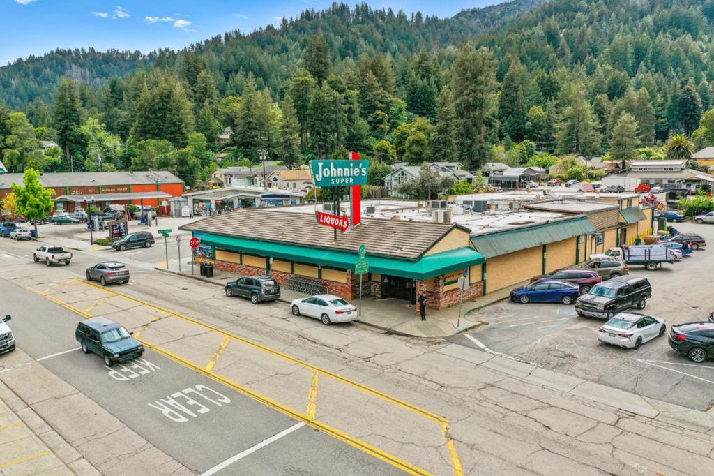 main property photo 17