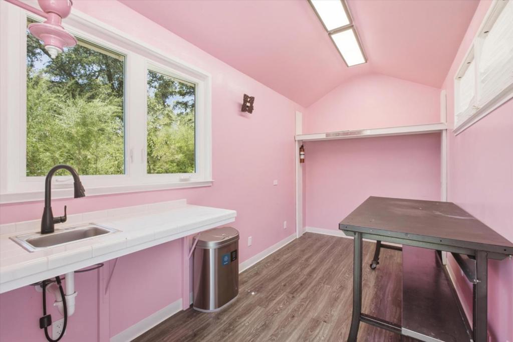 main property photo 59