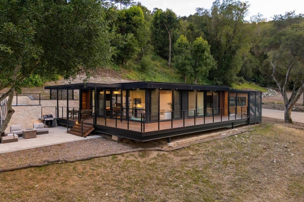 main property photo 5