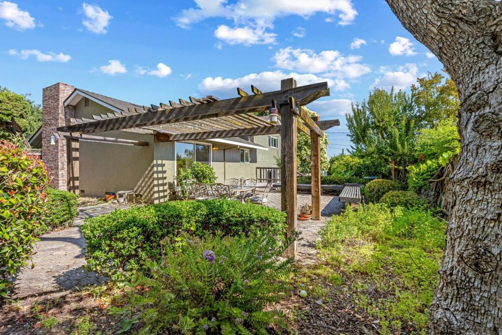 main property photo 49