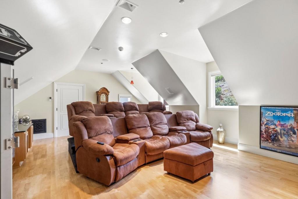 main property photo 67
