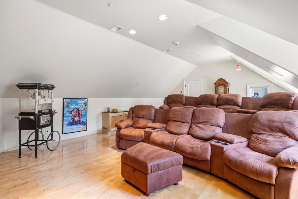 main property photo 68