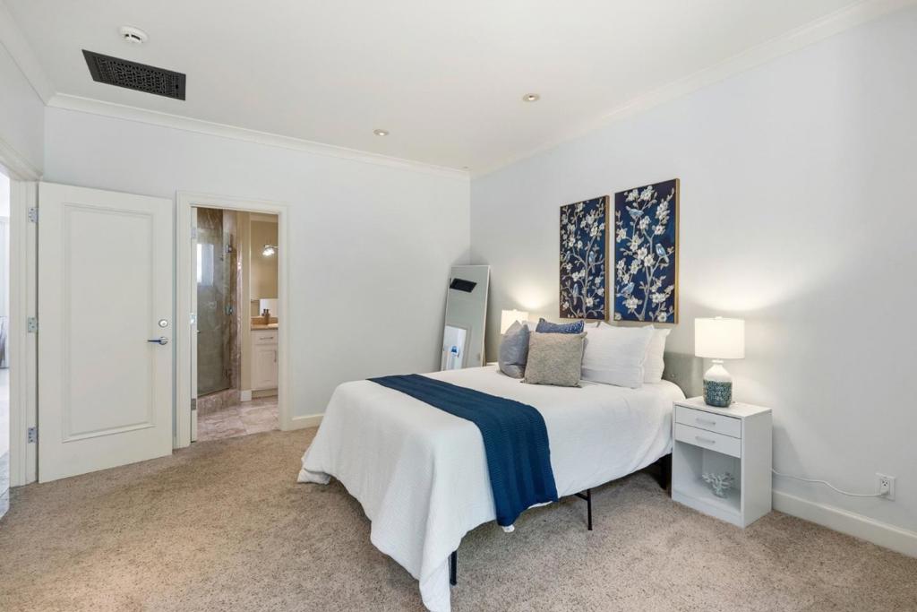 main property photo 79