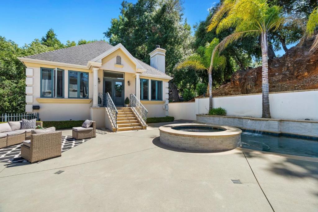 main property photo 85