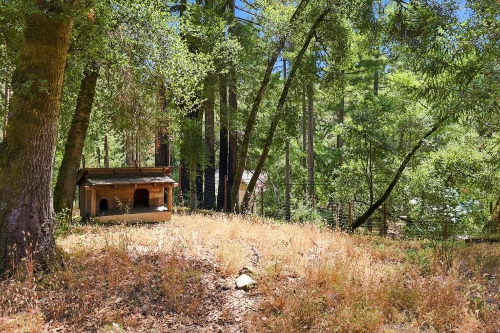 main property photo 45