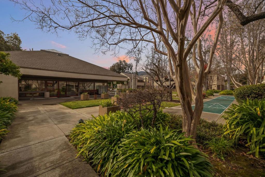 main property photo 73