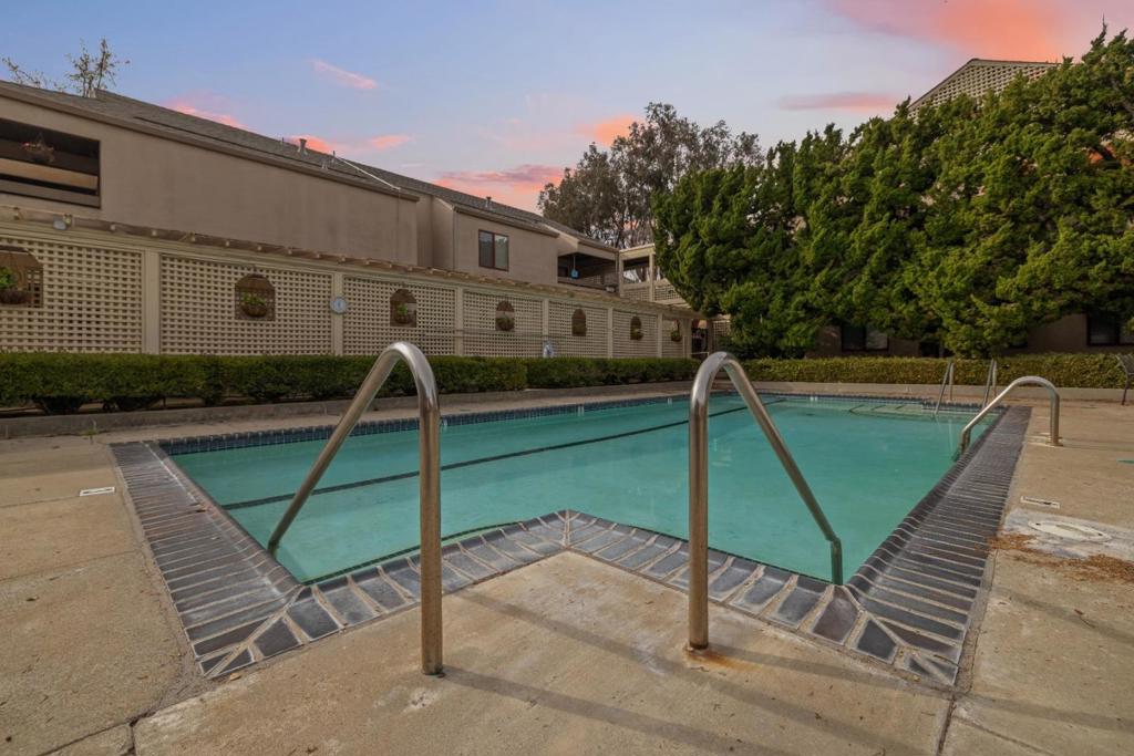 main property photo 76
