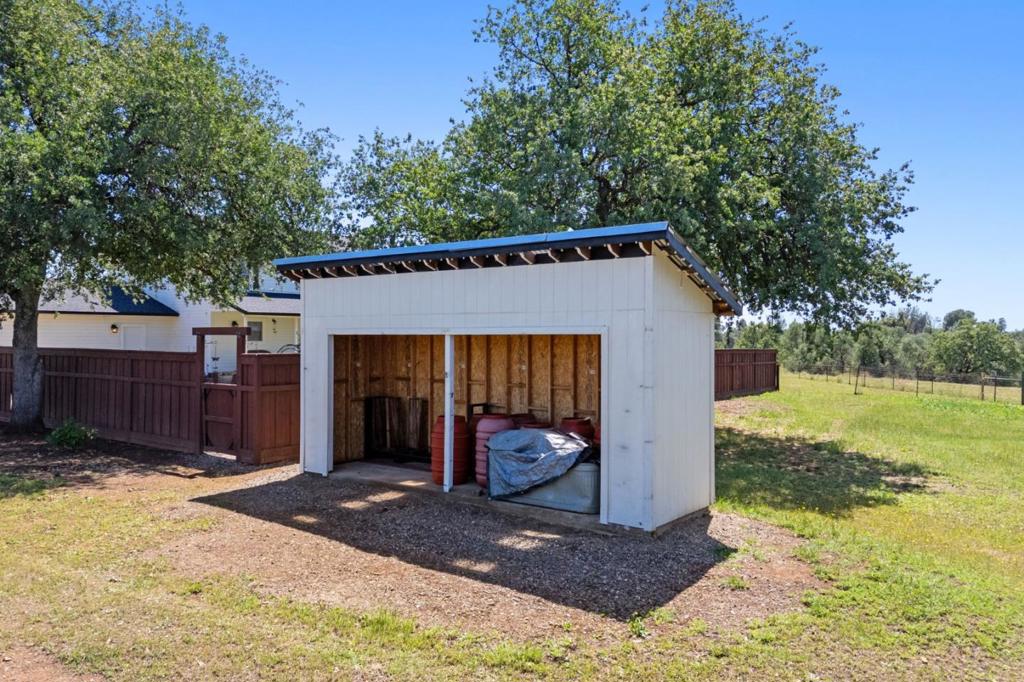 main property photo 67