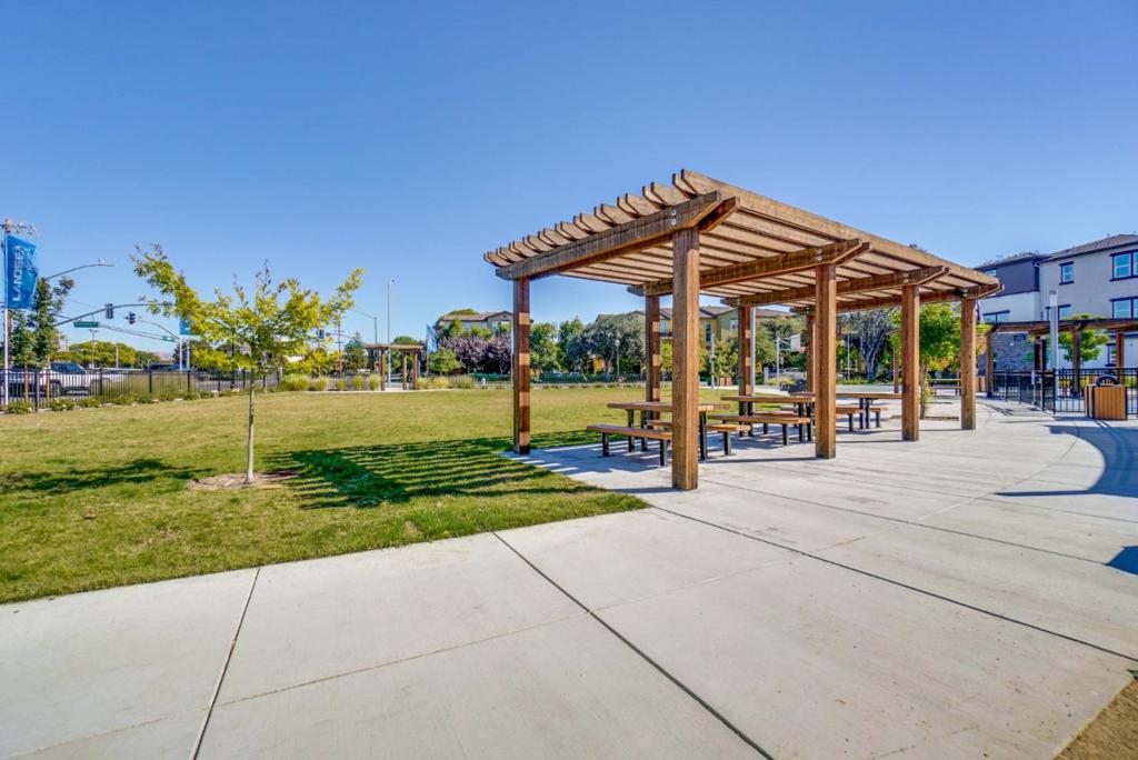 main property photo 66
