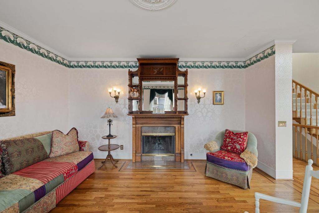 main property photo 17