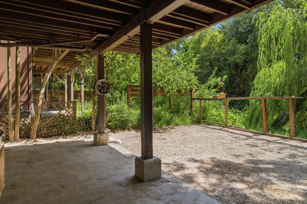 main property photo 39