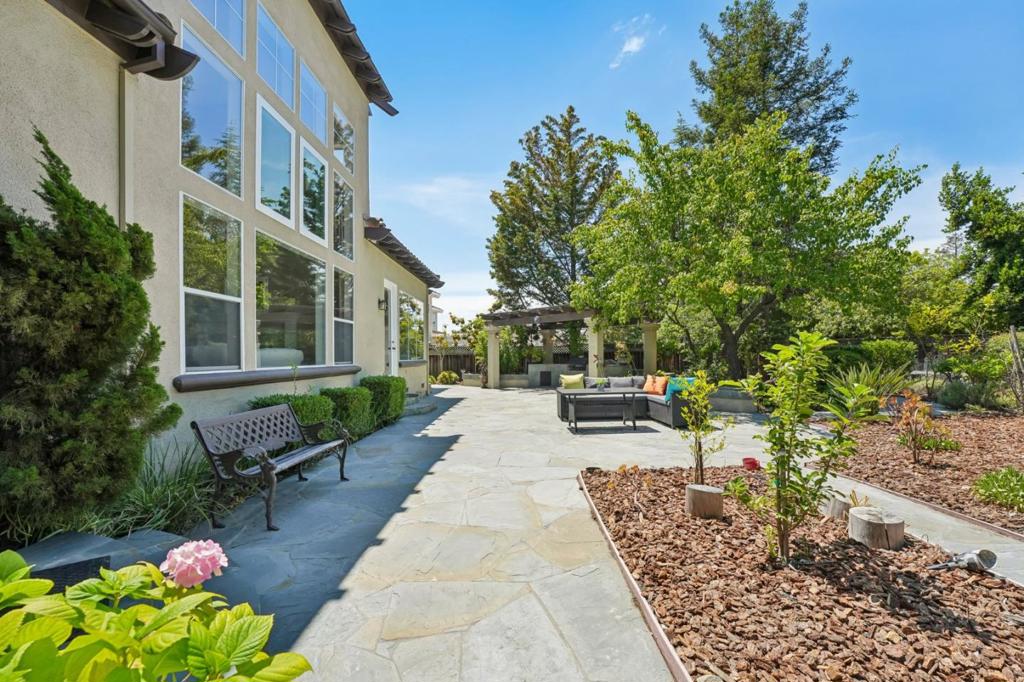 main property photo 75