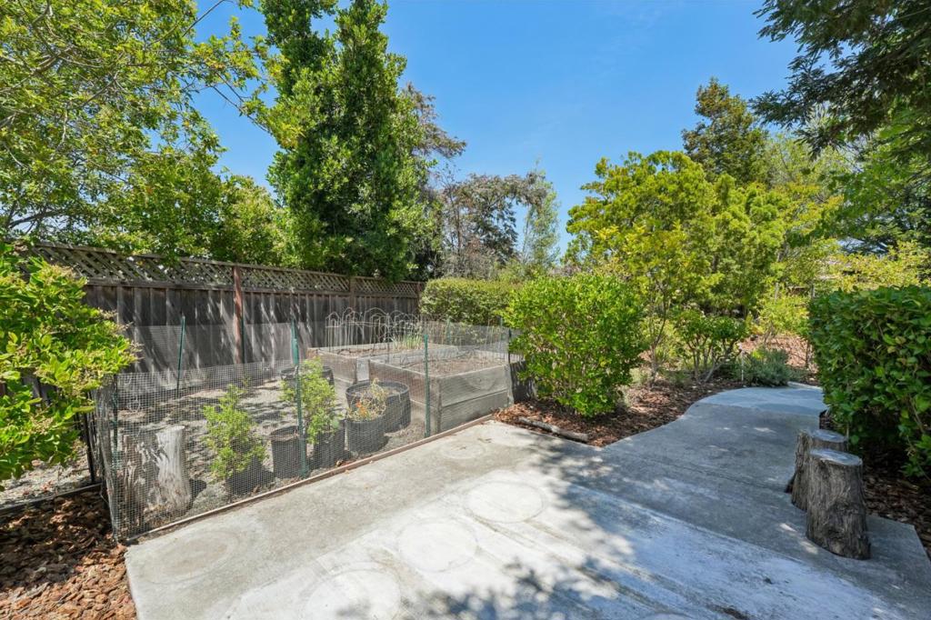 main property photo 76