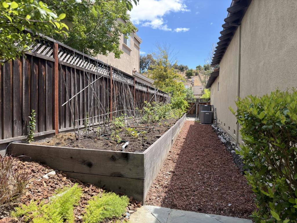 main property photo 78