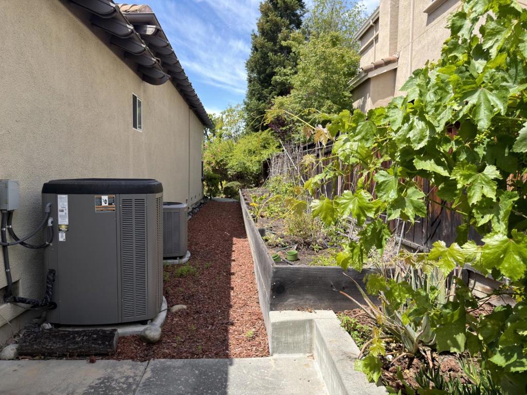 main property photo 79