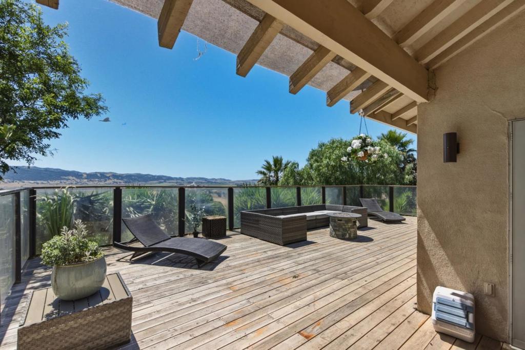 main property photo 51