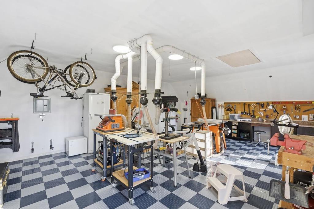 main property photo 94