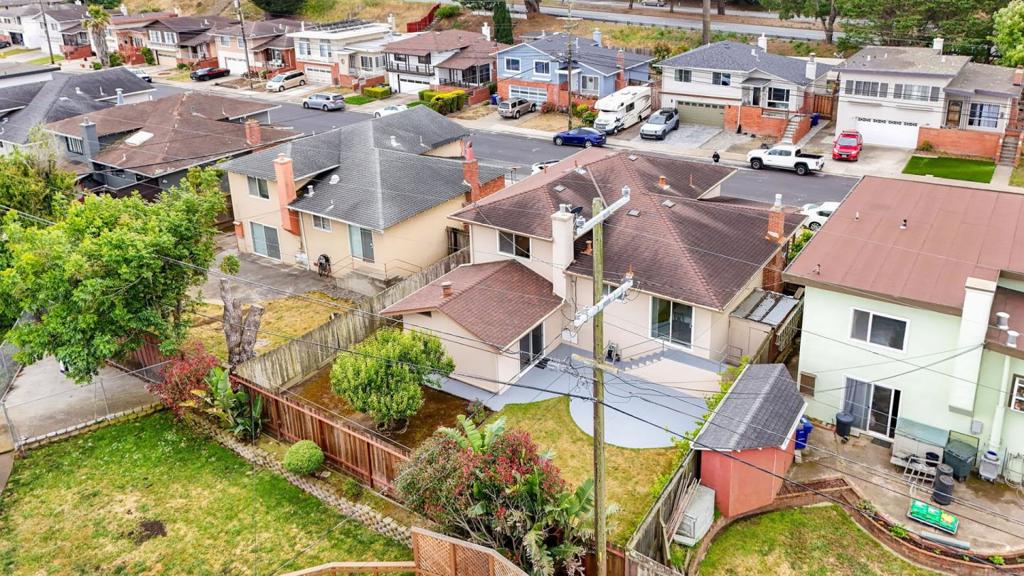 main property photo 74