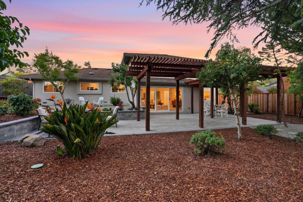 main property photo 59