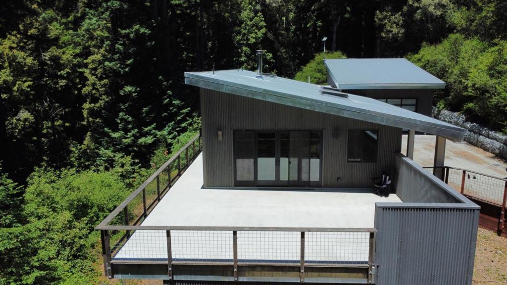 main property photo 17
