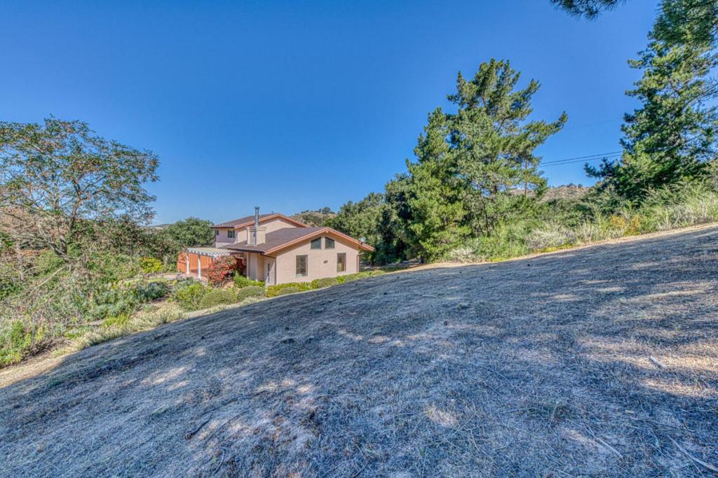 main property photo 41