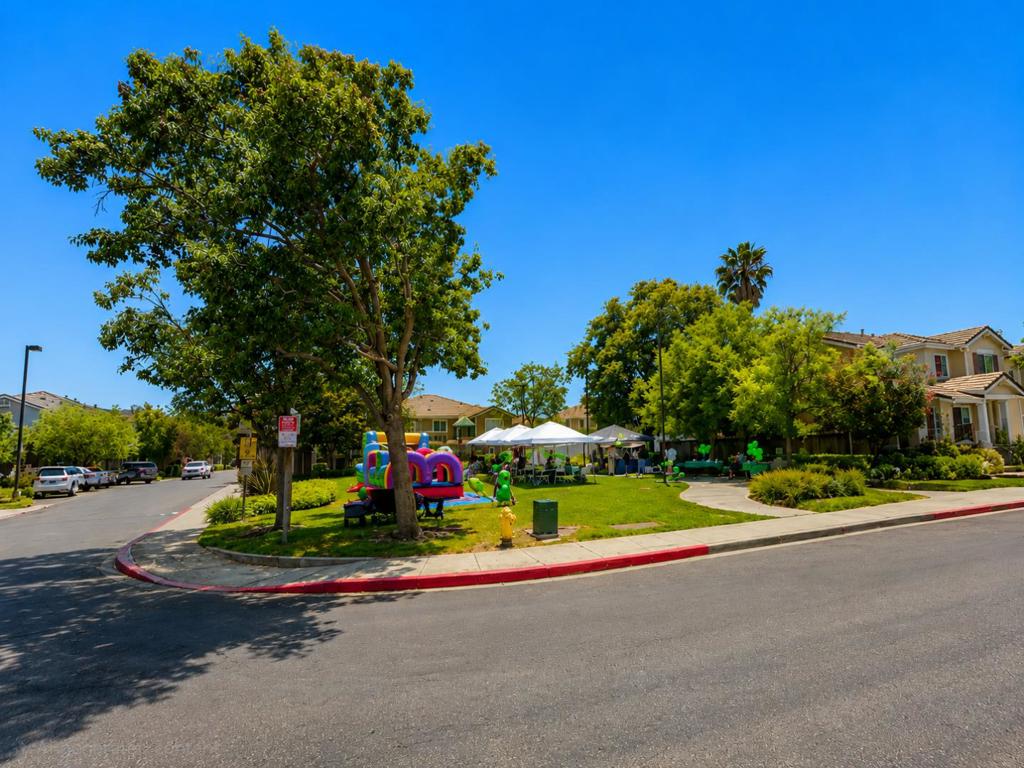 main property photo 78