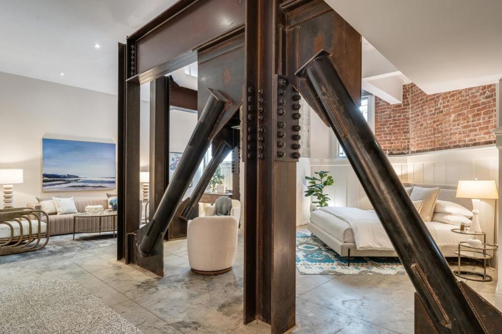 main property photo 60